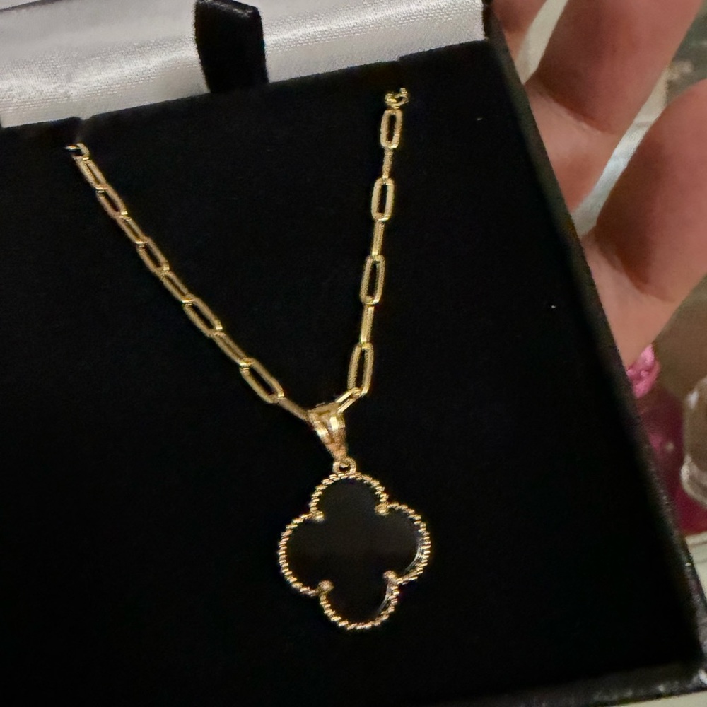 14k solid Gold and Black Pendant Necklace - Picture 2 of 11